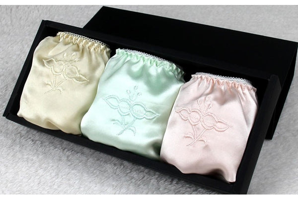 sexy silk satin panties, match up with any bras. Comes in sets of 3 panties (Colors will be mix randomly)